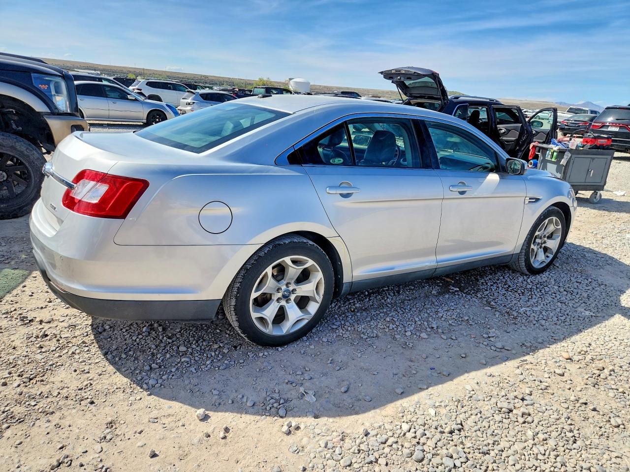 2010 FORD TAURUS SEL photo 7