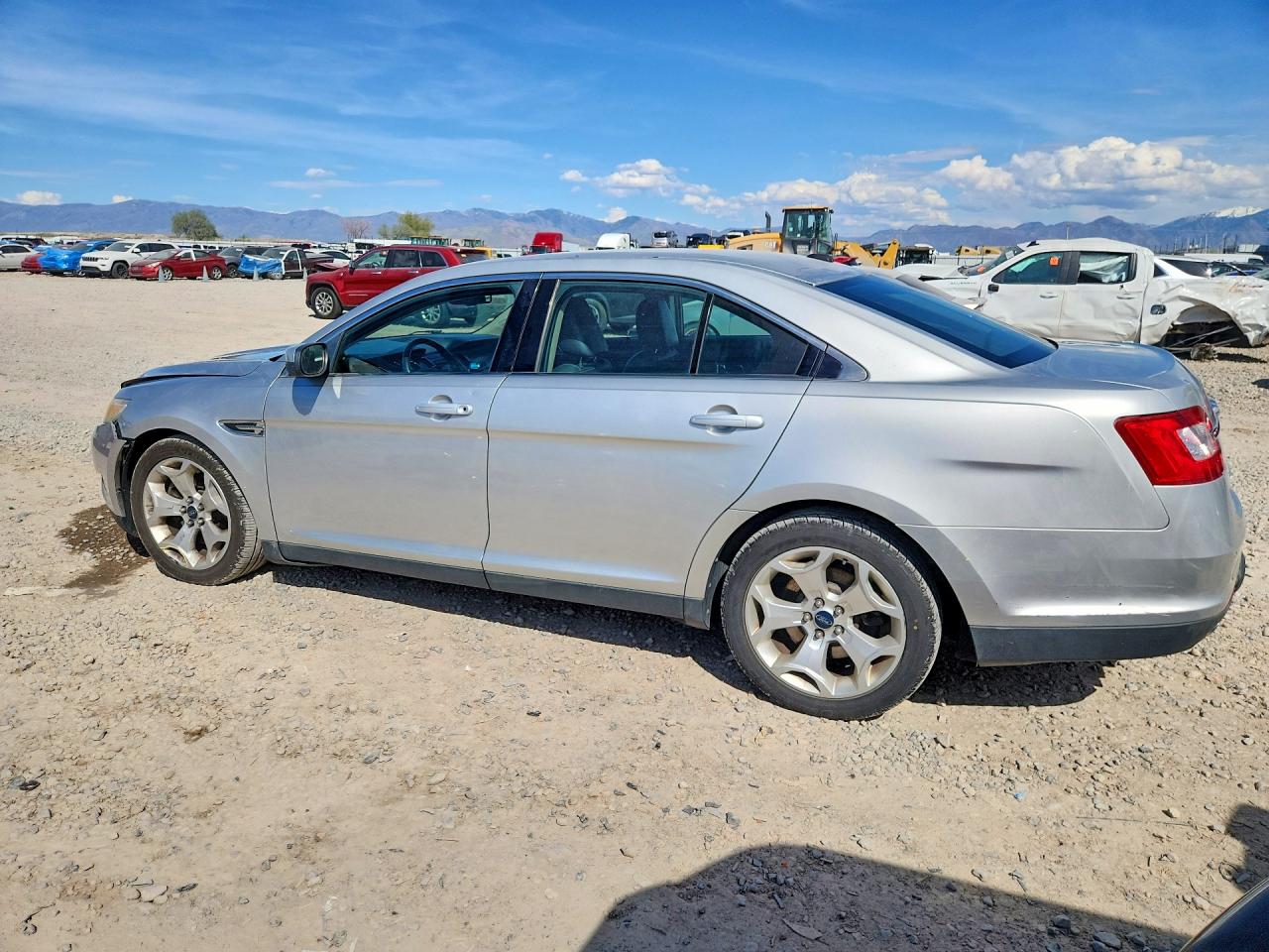 2010 FORD TAURUS SEL photo 4