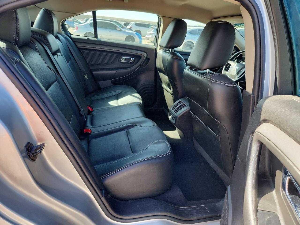 2010 FORD TAURUS SEL photo 28