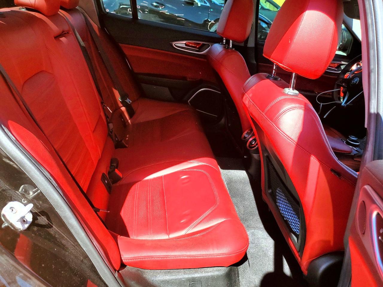 2019 ALFA ROMEO GIULIA TI photo 10