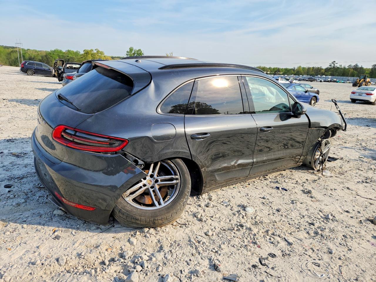 2017 PORSCHE MACAN photo 5