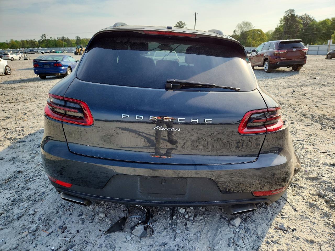 2017 PORSCHE MACAN photo 11