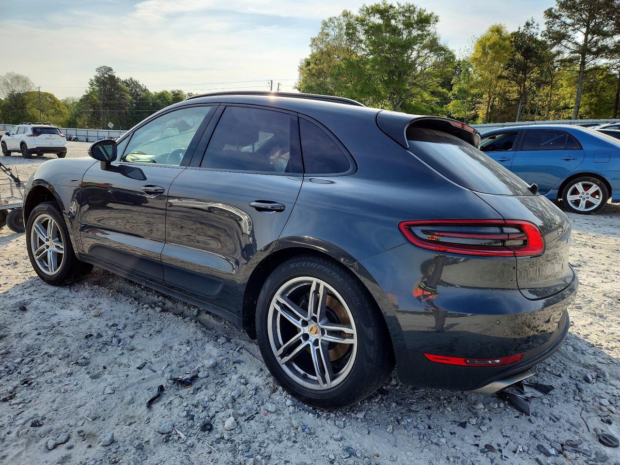 2017 PORSCHE MACAN photo 3