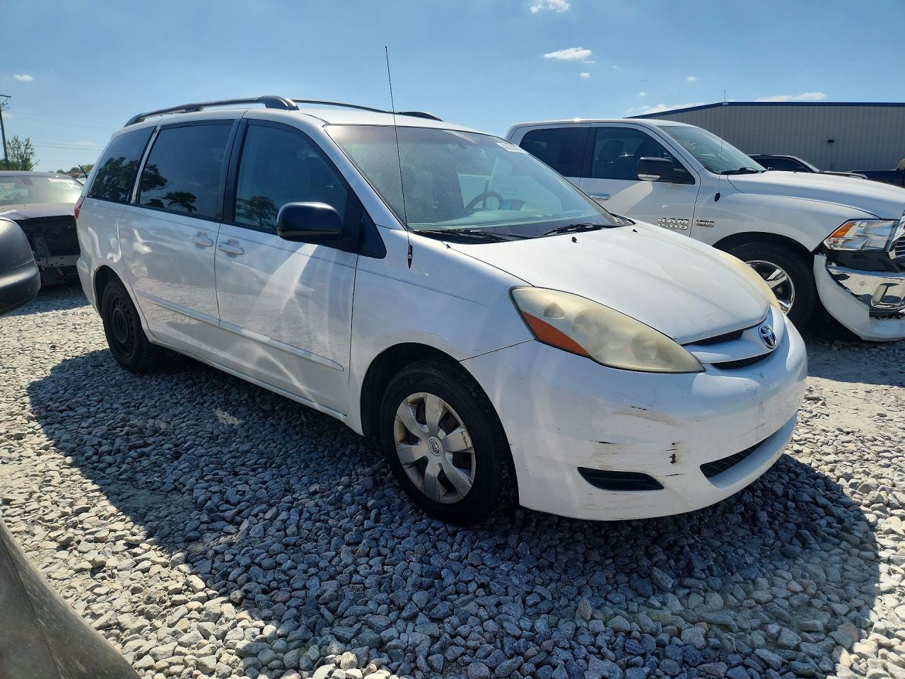 2009 TOYOTA SIENNA LE 8-PASSENGER photo 10