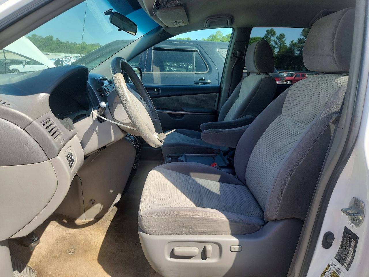 2009 TOYOTA SIENNA LE 8-PASSENGER photo 19