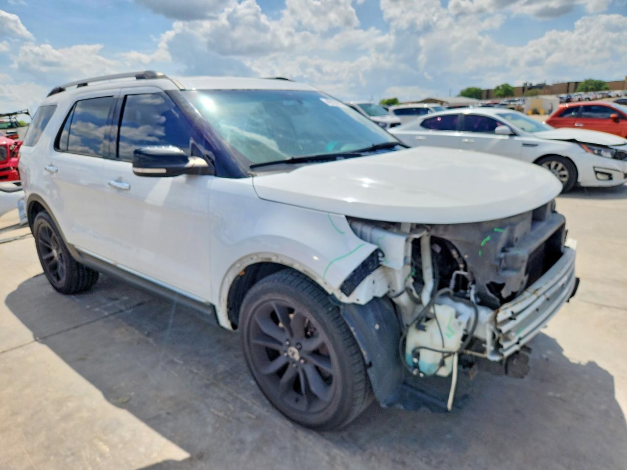 2015 FORD EXPLORER XLT photo 7