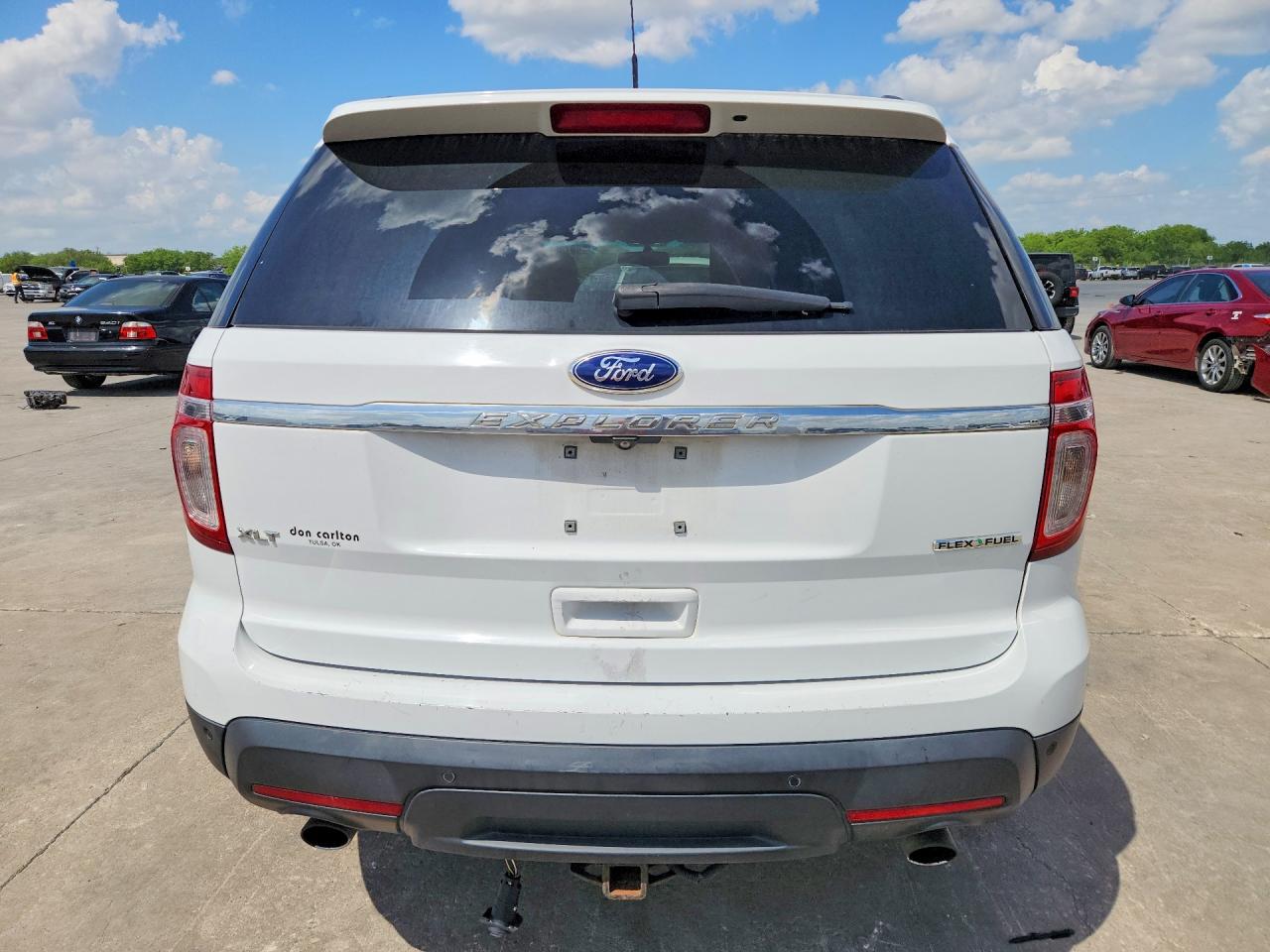 2015 FORD EXPLORER XLT photo 11
