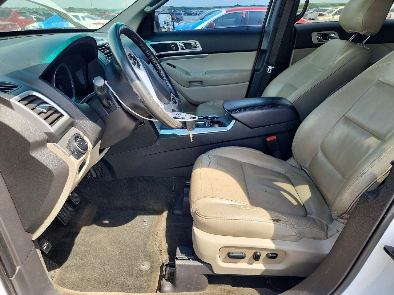 2015 FORD EXPLORER XLT photo 13
