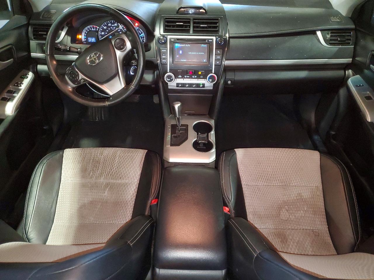 2014 TOYOTA CAMRY SE photo 15