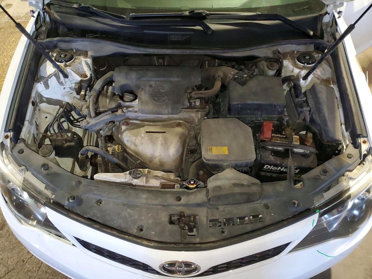 2014 TOYOTA CAMRY SE photo 21
