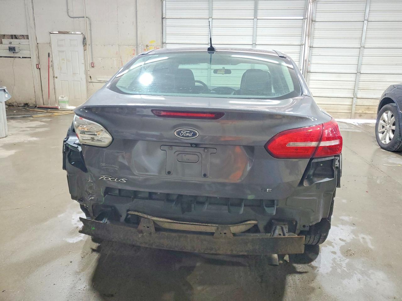 2015 FORD FOCUS SE photo 6