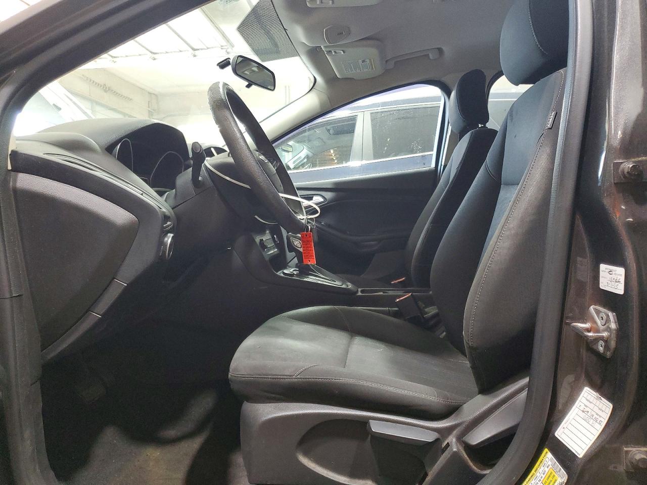 2015 FORD FOCUS SE photo 7