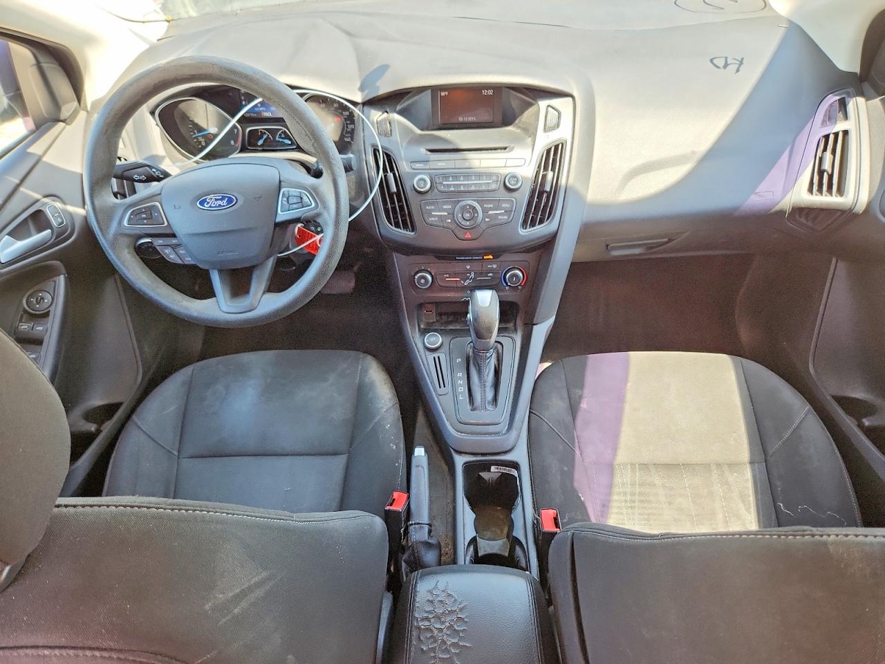 2015 FORD FOCUS SE photo 8
