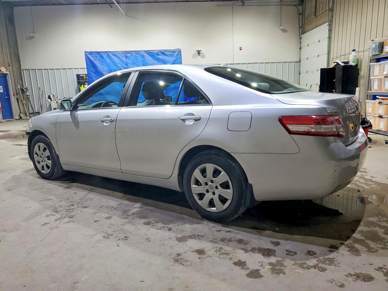 2010 TOYOTA CAMRY LE photo 2