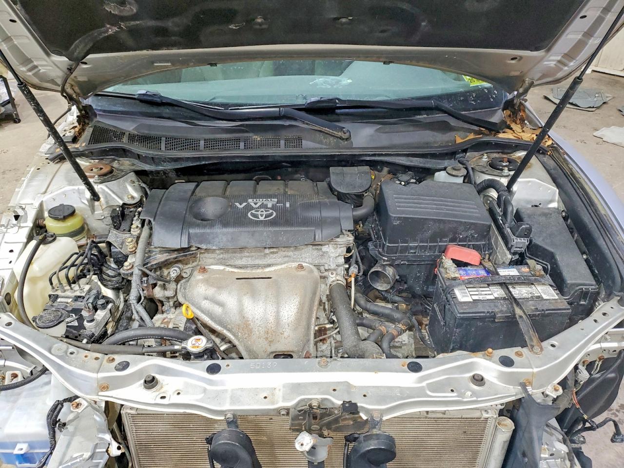 2010 TOYOTA CAMRY LE photo 11