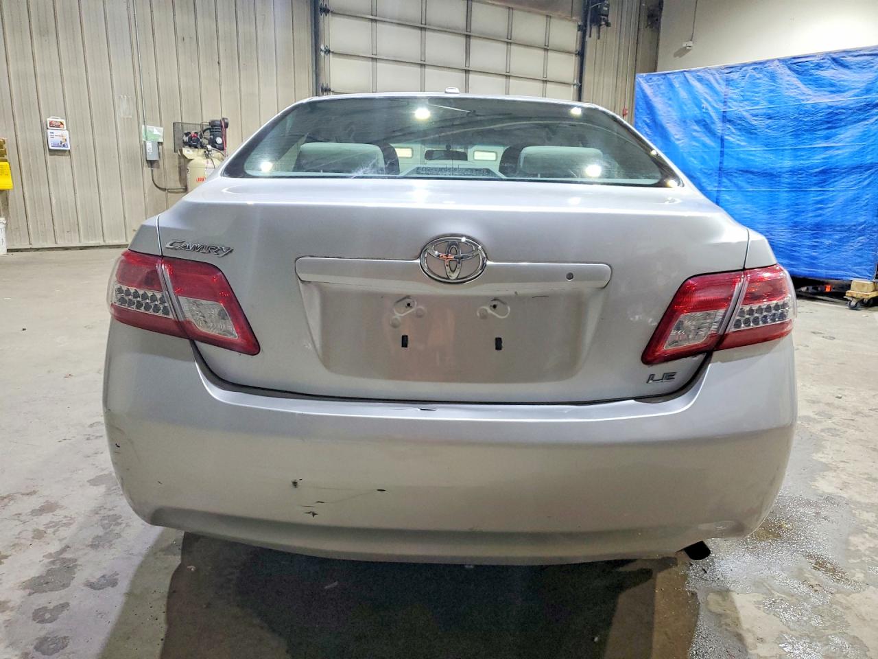 2010 TOYOTA CAMRY LE photo 6