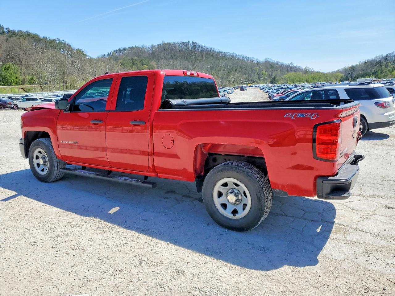 2015 CHEVROLET SILVERADO K1500 photo 3