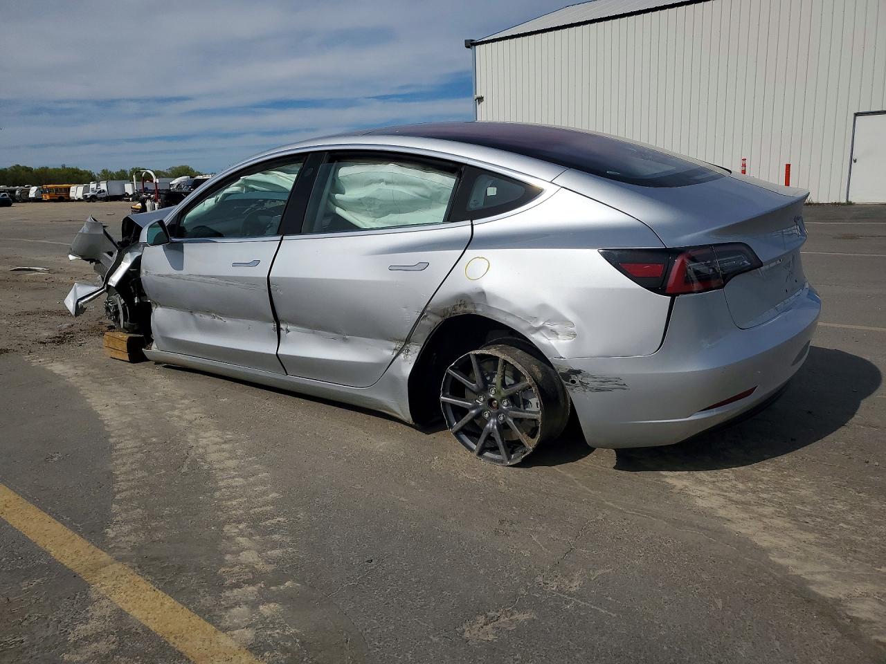 2018 TESLA MODEL 3 photo 2