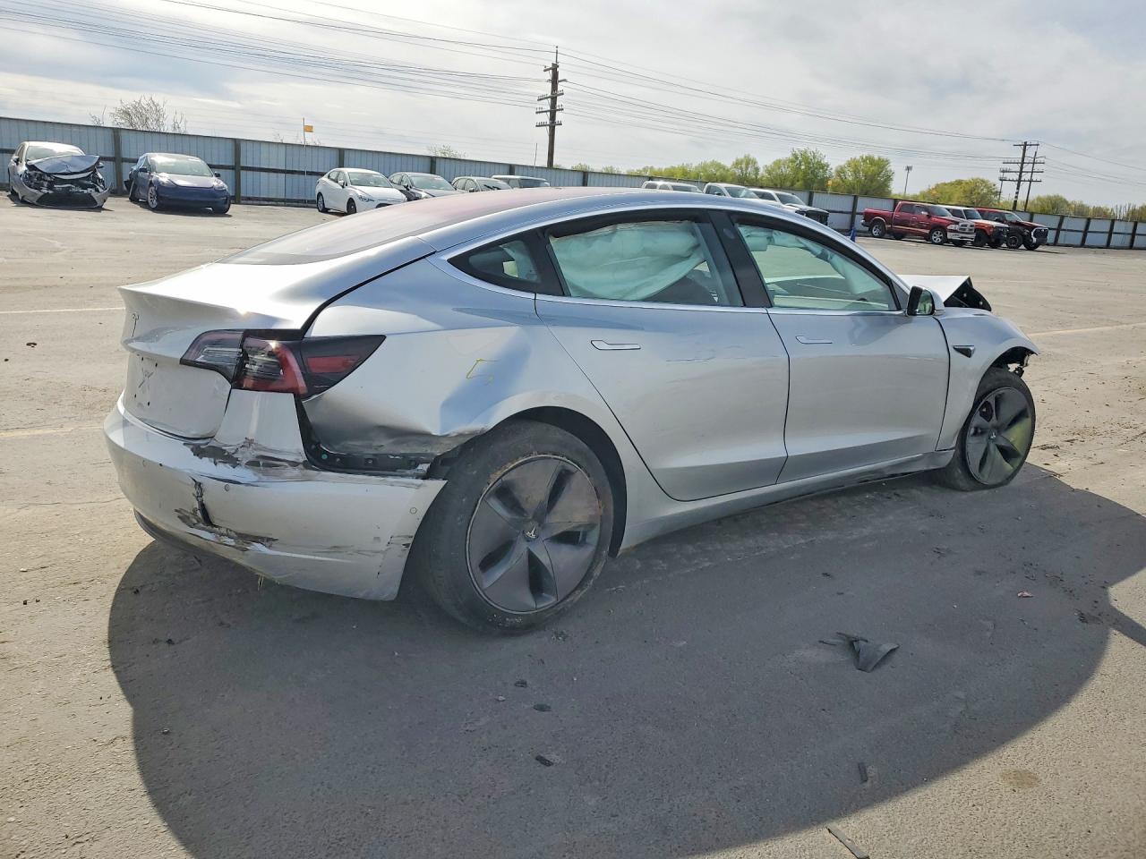 2018 TESLA MODEL 3 photo 3