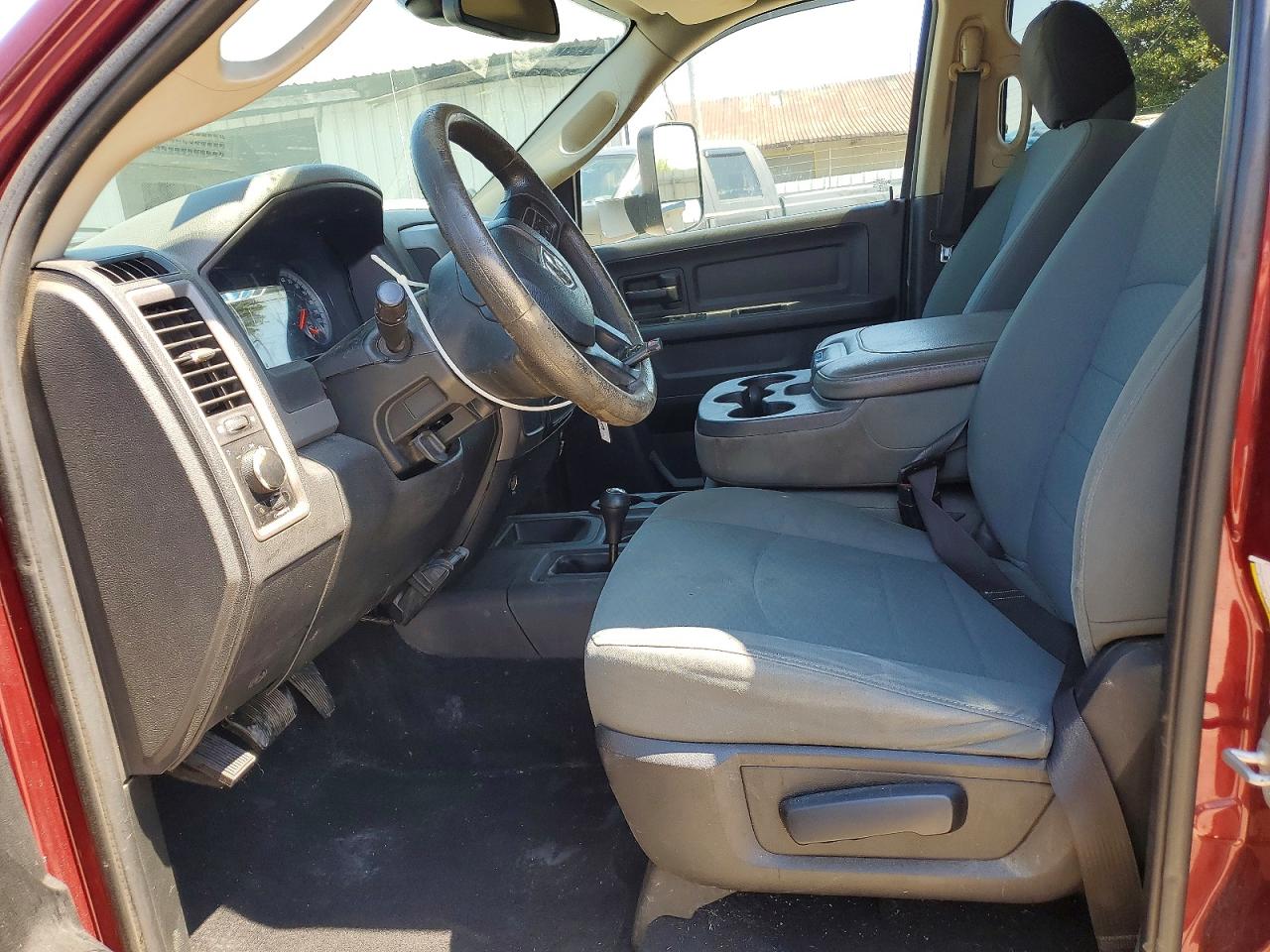 2018 RAM 3500 ST photo 13