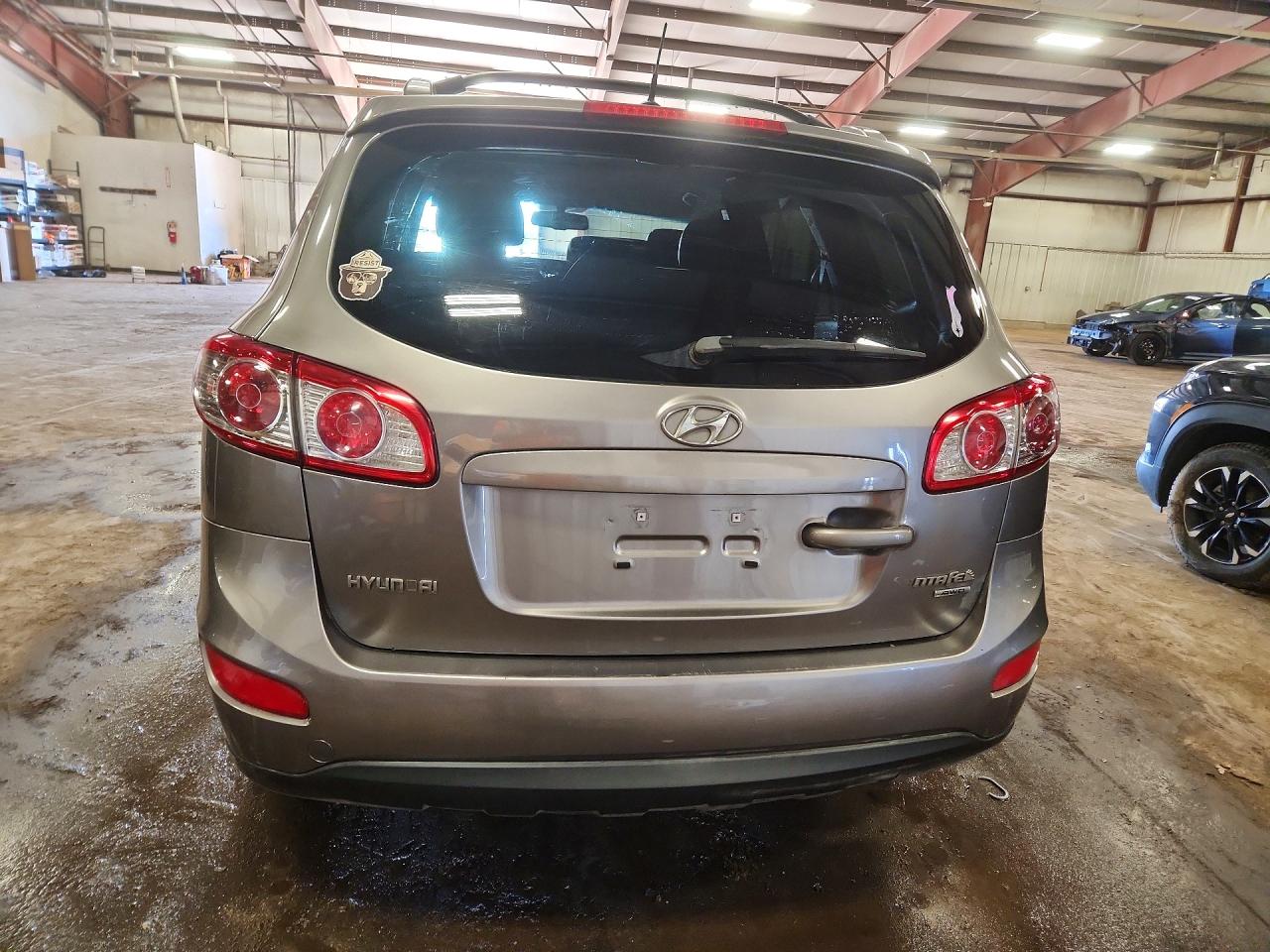 2011 HYUNDAI SANTA FE SE photo 11