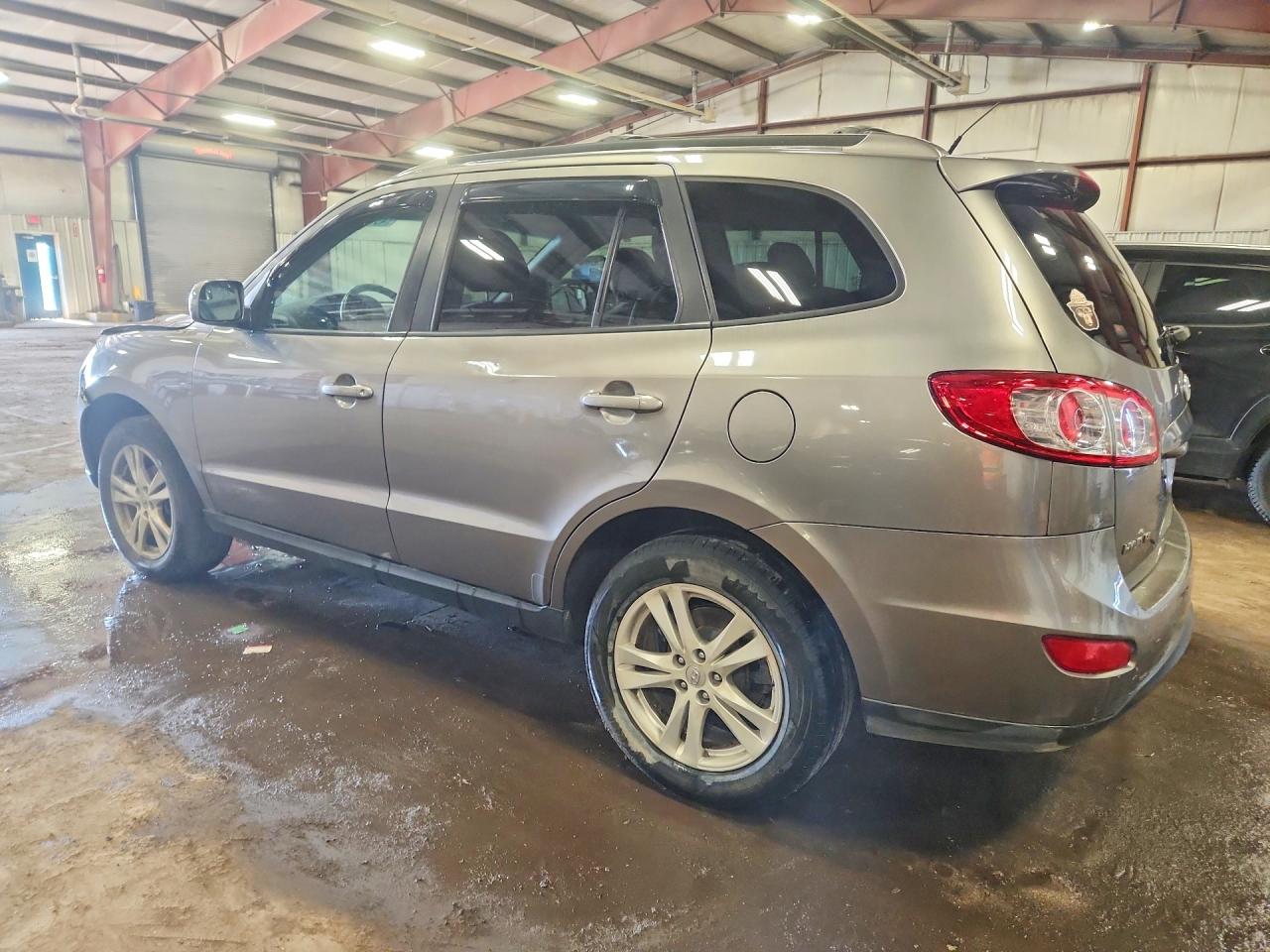 2011 HYUNDAI SANTA FE SE photo 3
