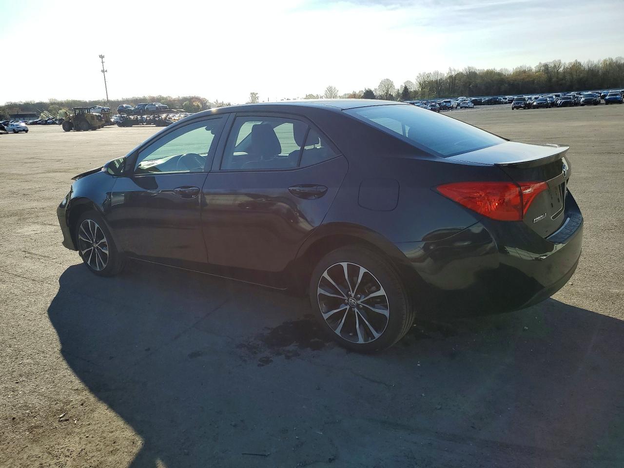 2017 TOYOTA COROLLA SE photo 4