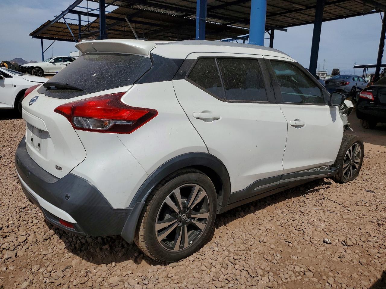 2020 NISSAN KICKS SR photo 7