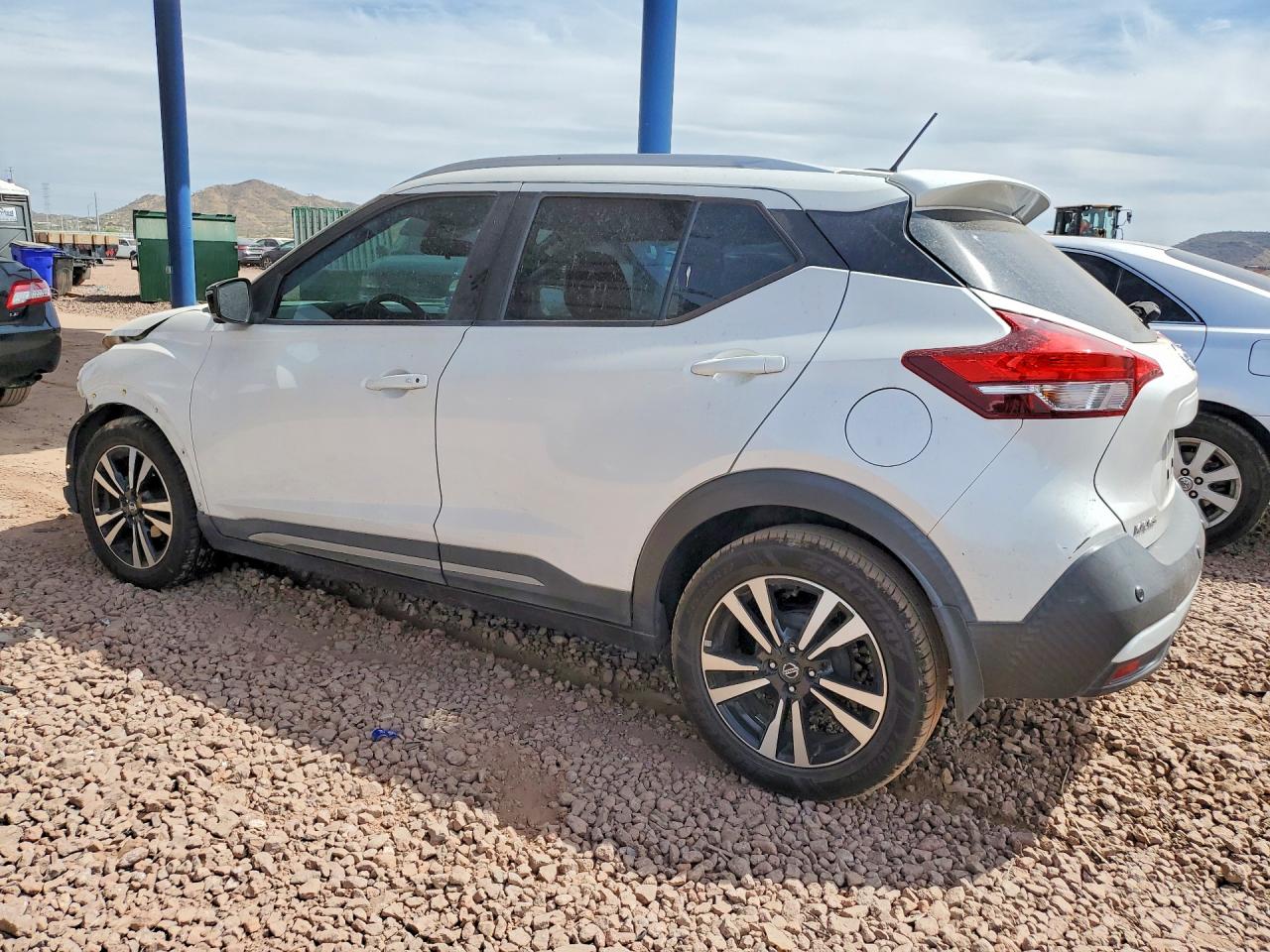2020 NISSAN KICKS SR photo 4
