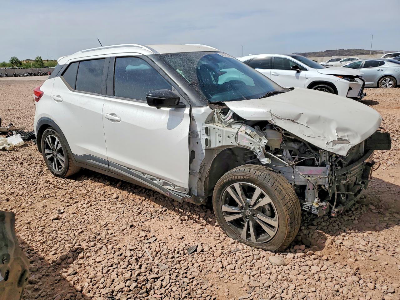 2020 NISSAN KICKS SR photo 10