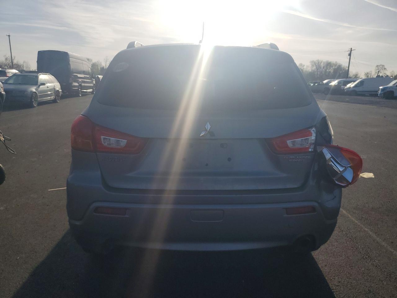 2011 MITSUBISHI OUTLANDER SPORT SE photo 11