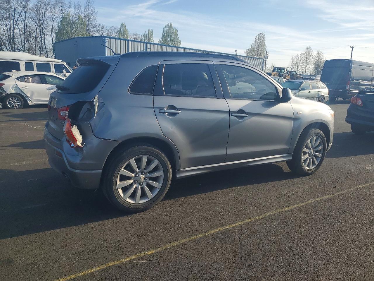 2011 MITSUBISHI OUTLANDER SPORT SE photo 5