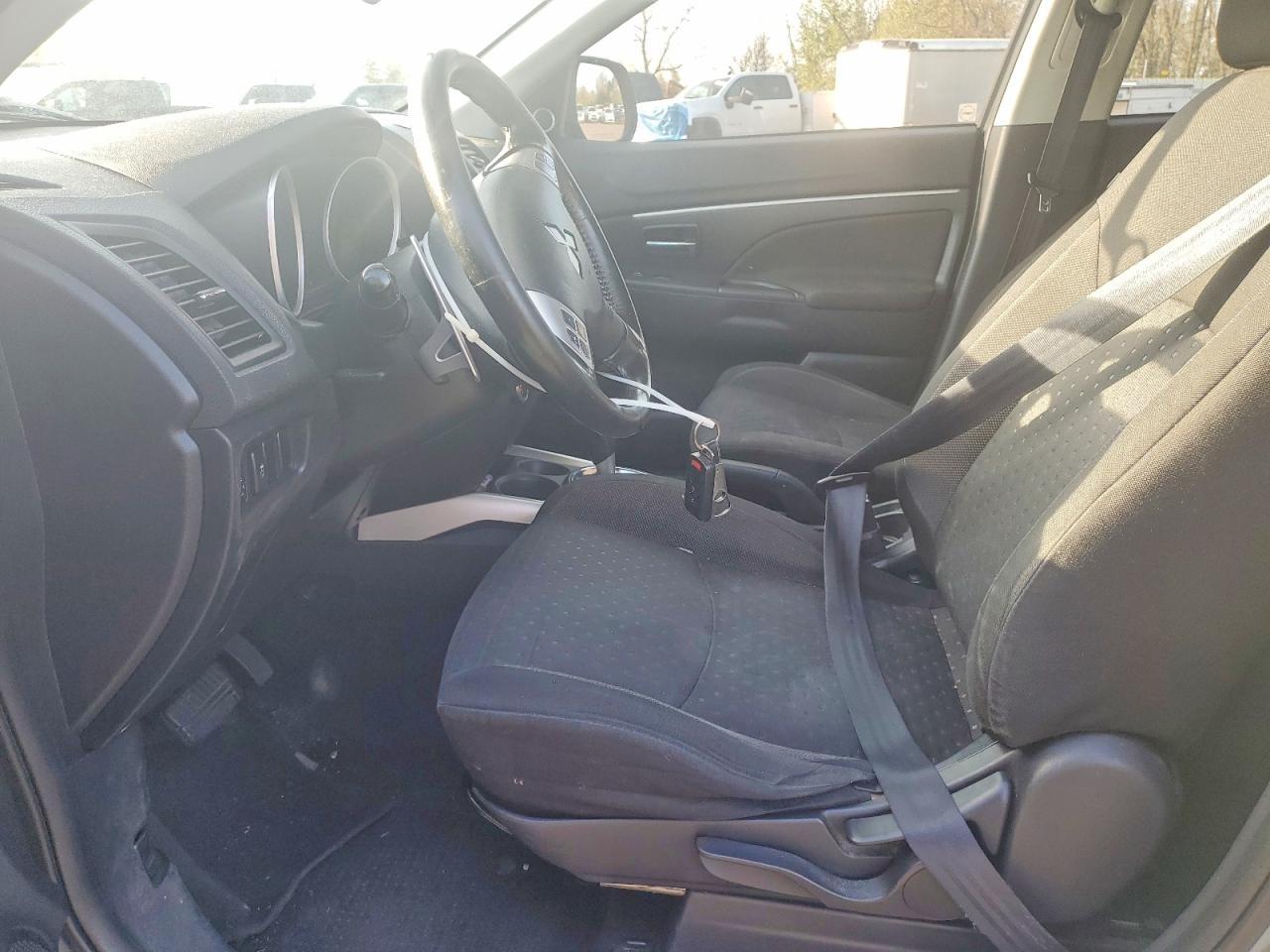 2011 MITSUBISHI OUTLANDER SPORT SE photo 13