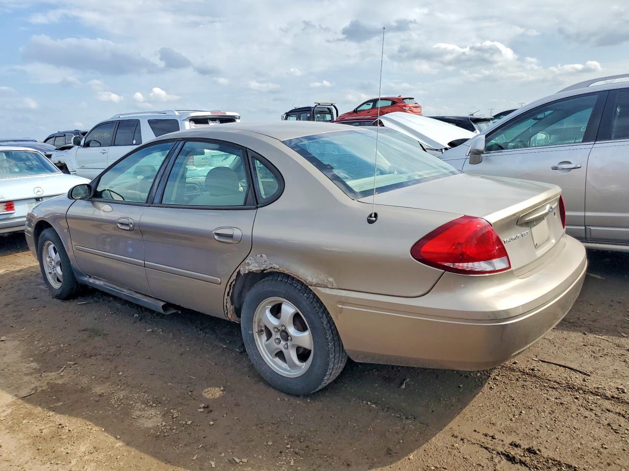 2004 FORD TAURUS SES photo 3