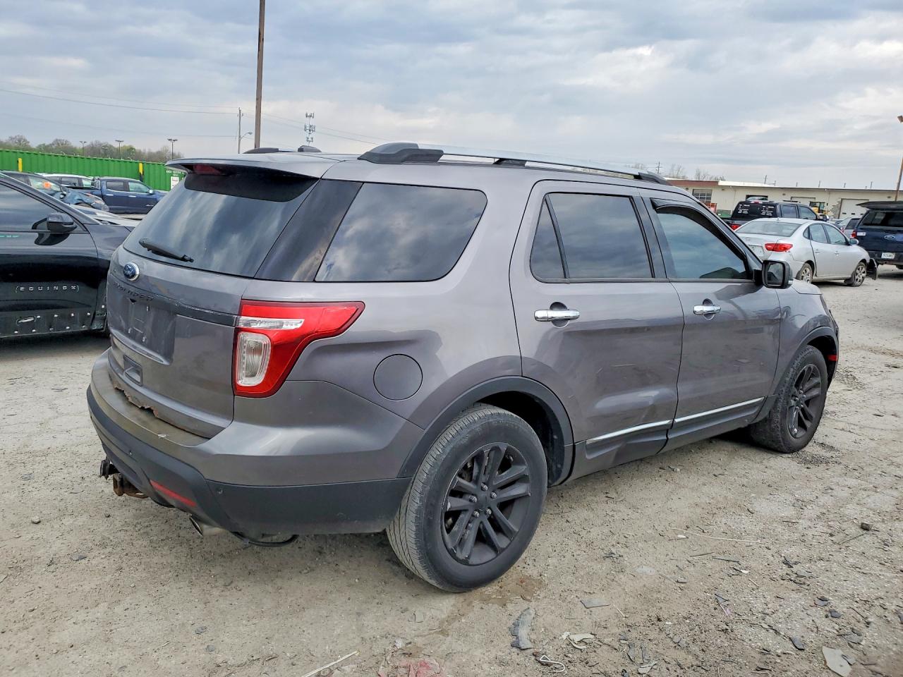 2013 FORD EXPLORER XLT photo 5