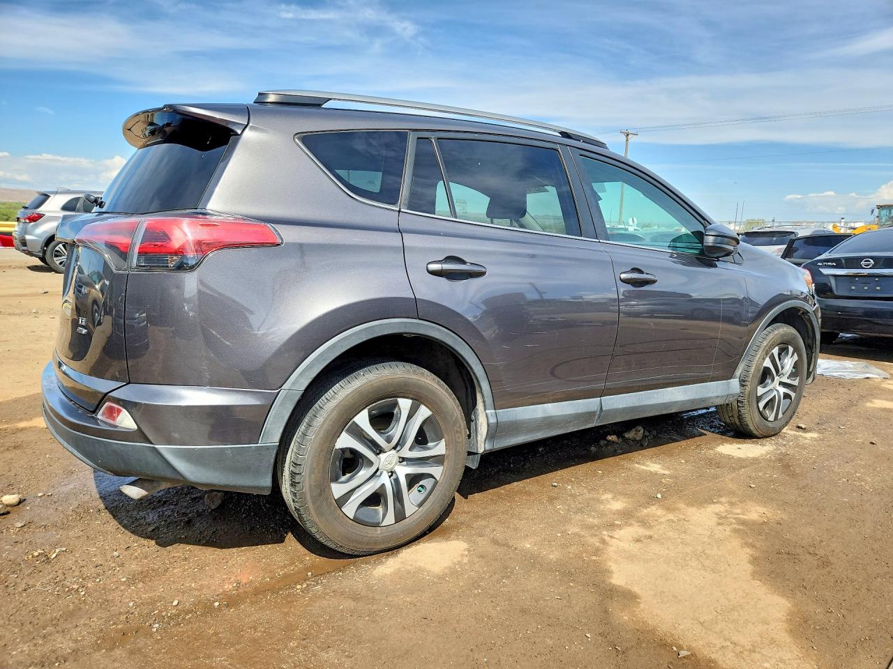 2017 TOYOTA RAV4 LE photo 5