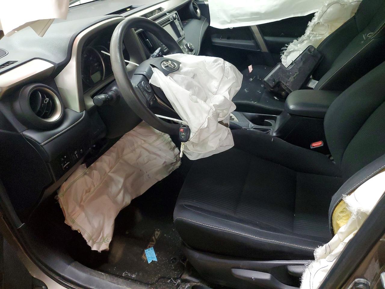 2015 TOYOTA RAV4 XLE photo 13