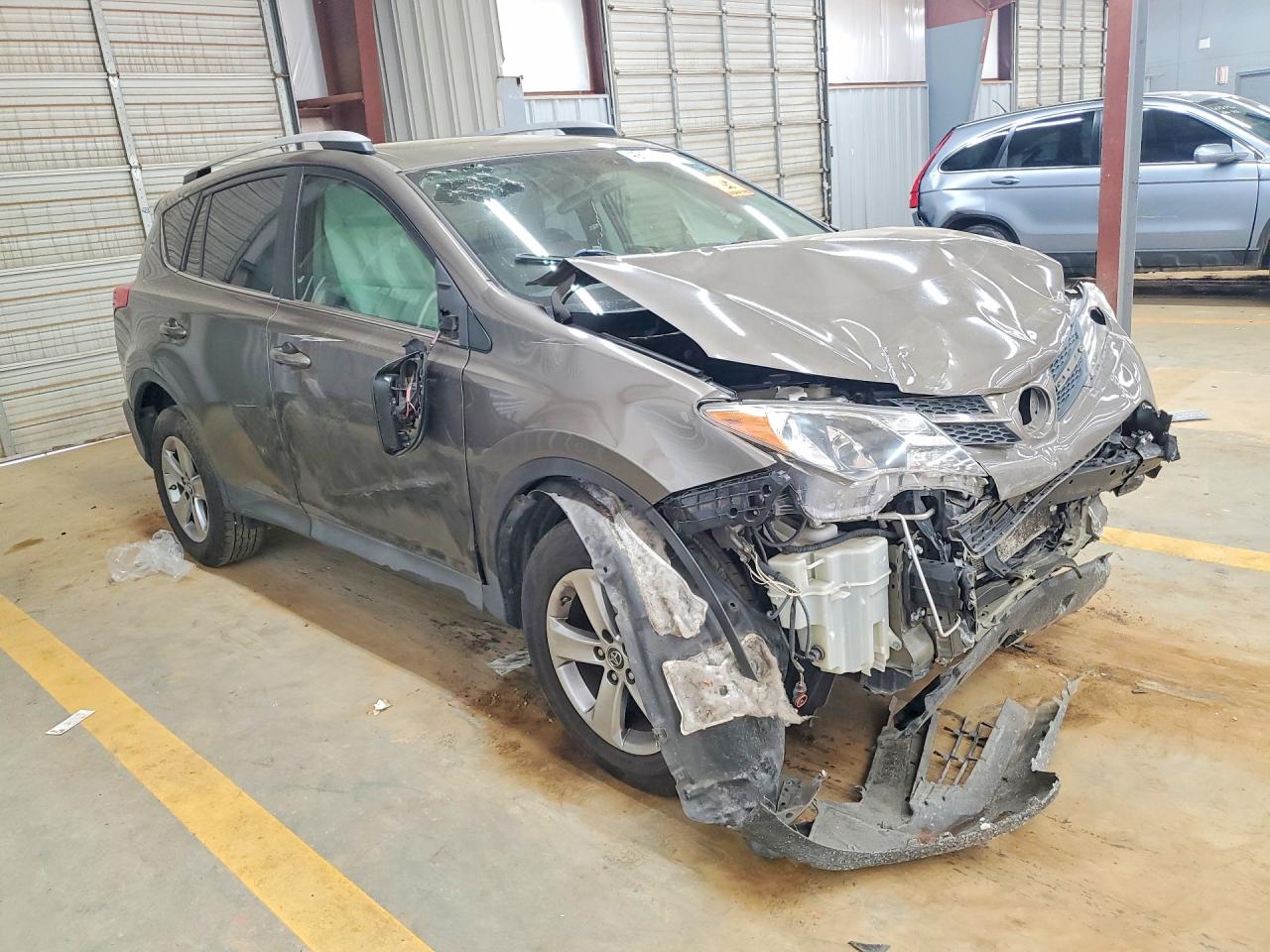 2015 TOYOTA RAV4 XLE photo 7
