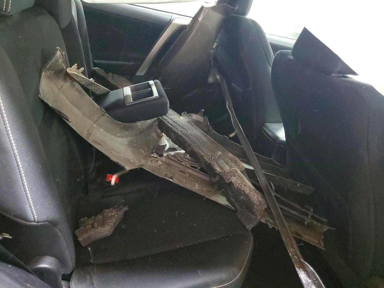 2015 TOYOTA RAV4 XLE photo 21