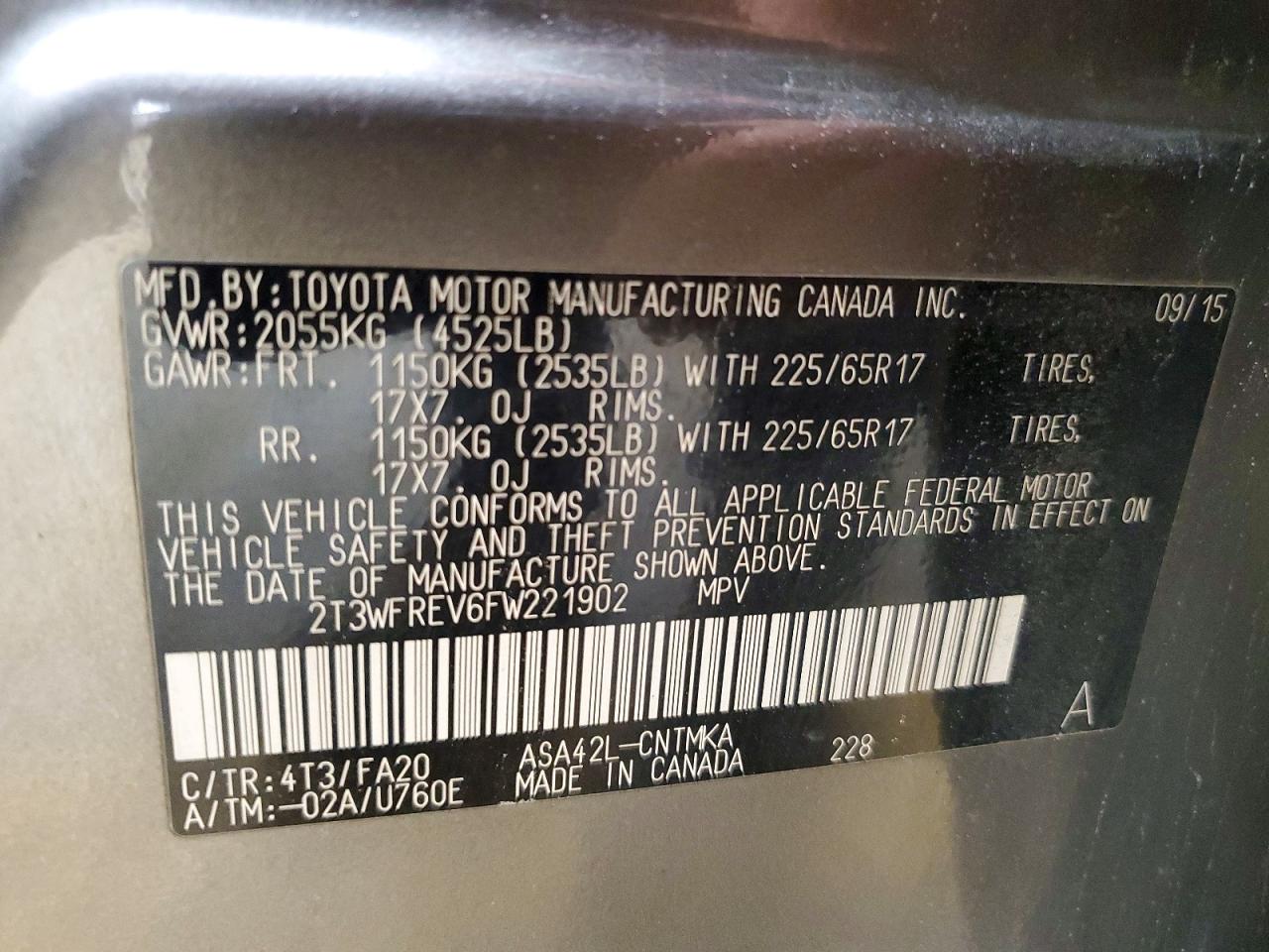 2015 TOYOTA RAV4 XLE photo 25