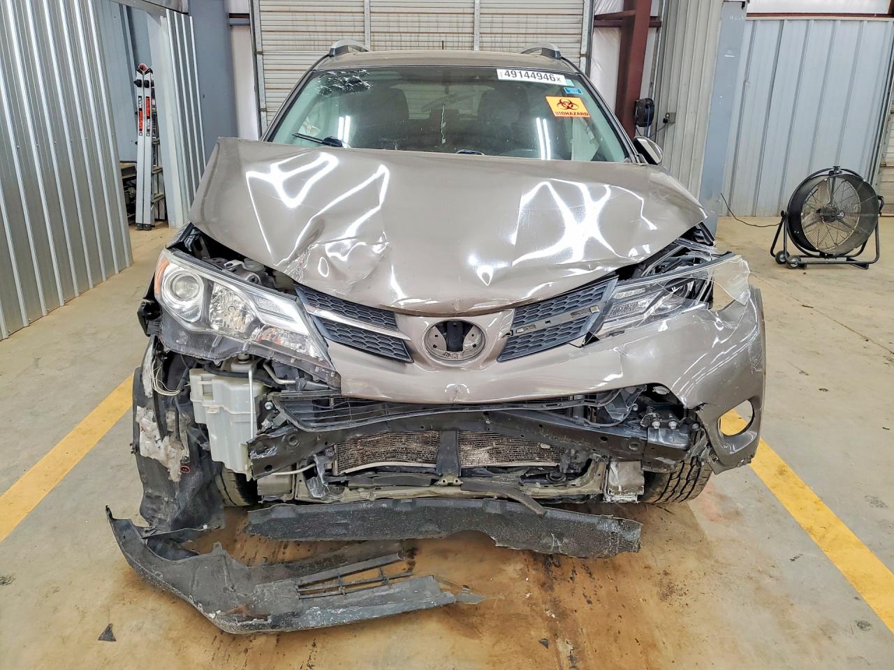 2015 TOYOTA RAV4 XLE photo 9