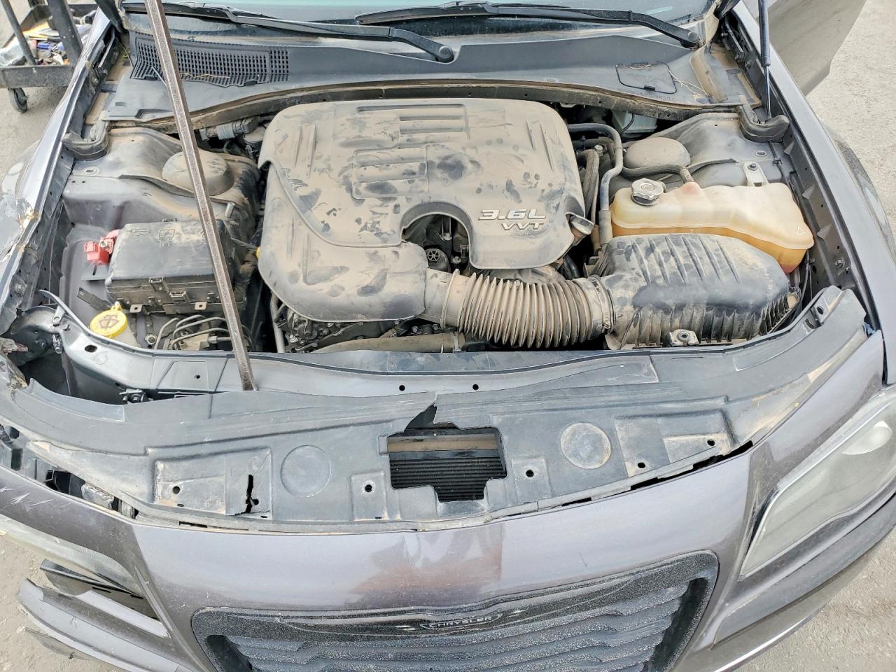 2019 CHRYSLER 300 S photo 31