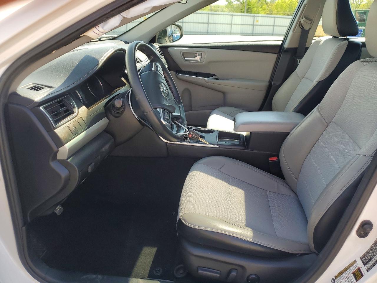 2017 TOYOTA CAMRY SE photo 7