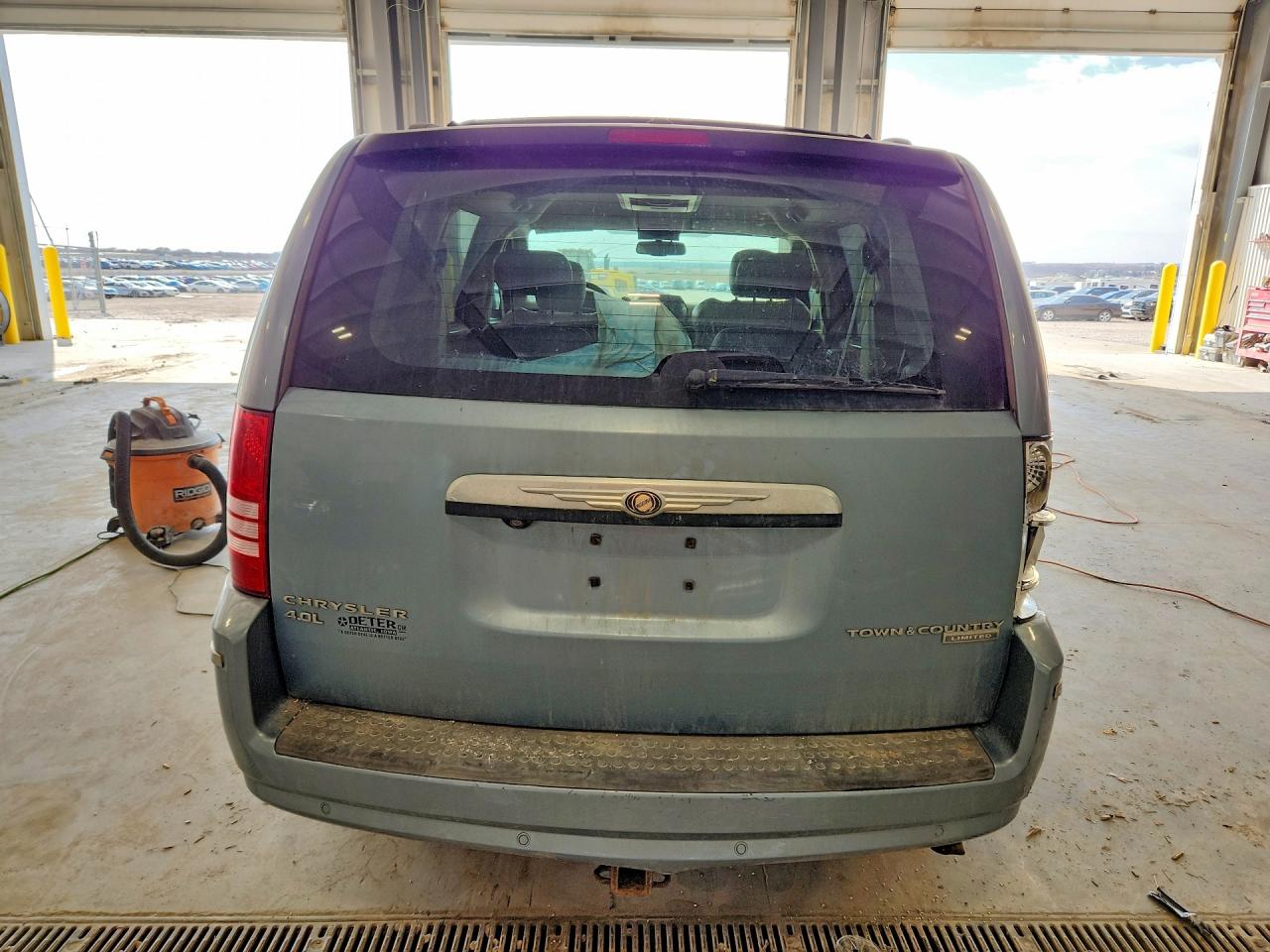 2010 CHRYSLER TOWN & COUNTRY LIMITED photo 6