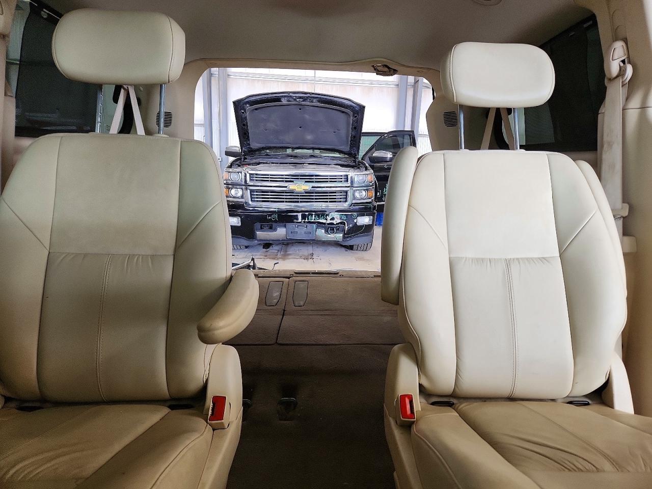 2010 CHRYSLER TOWN & COUNTRY LIMITED photo 10