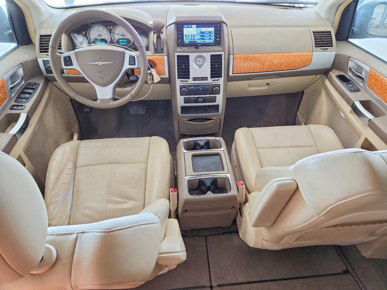 2010 CHRYSLER TOWN & COUNTRY LIMITED photo 8