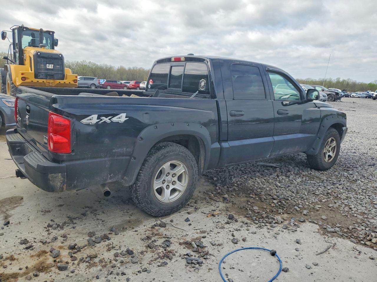 2005 DODGE DAKOTA QUAD SLT photo 7
