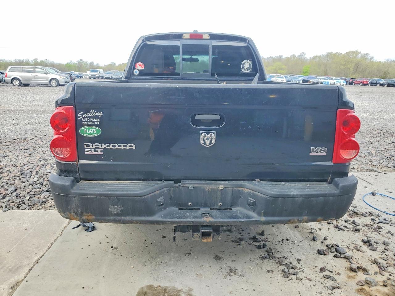 2005 DODGE DAKOTA QUAD SLT photo 16
