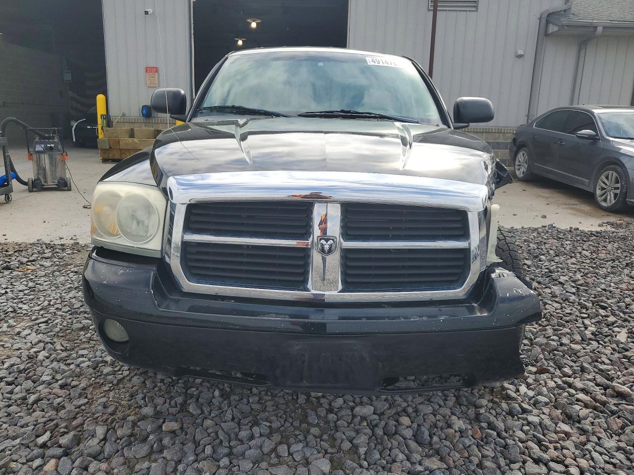 2005 DODGE DAKOTA QUAD SLT photo 13