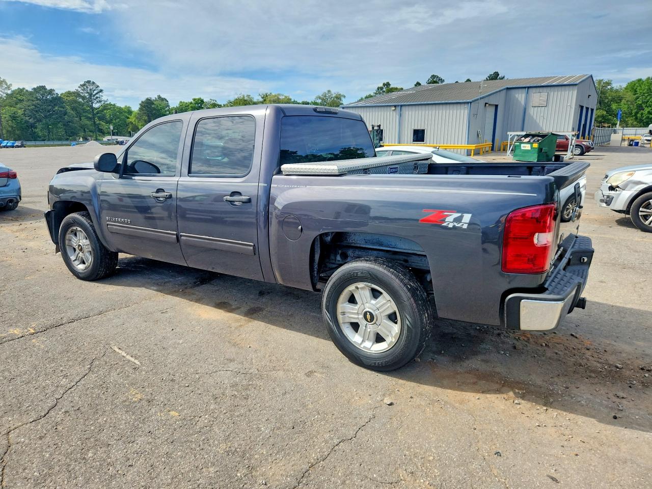 2010 CHEVROLET SILVERADO K1500 LT photo 2